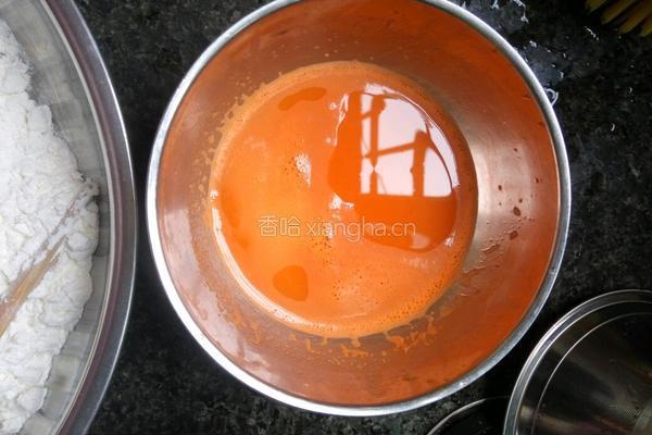 胡萝卜手擀面的做法图解1