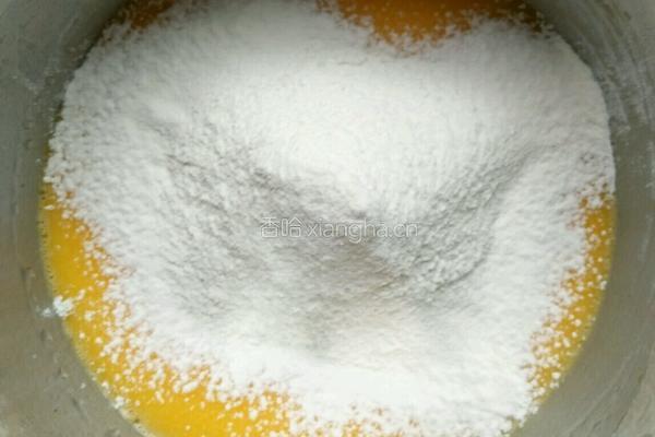 蔓越莓戚风小蛋糕的做法图解3