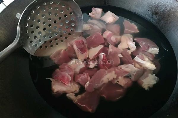 西红柿牛腩的做法图解1