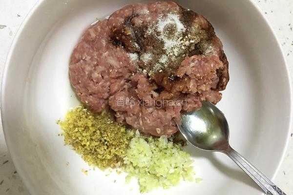莲藕猪肉包子的做法图解4