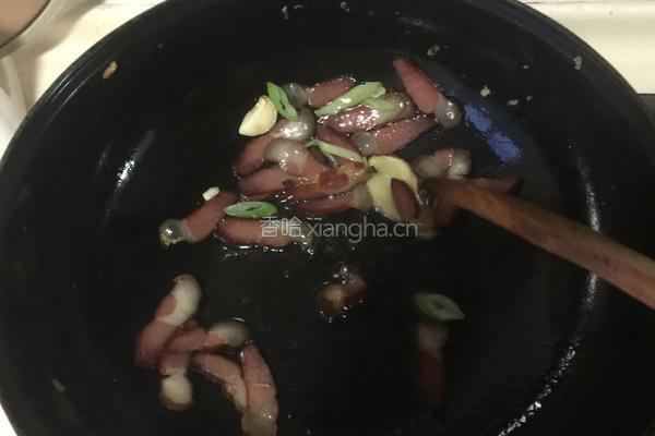 花菜炒腊肉的做法图解6