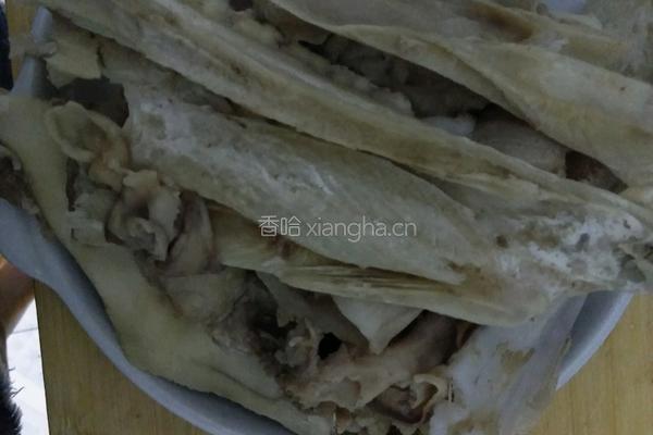凉拌麻辣猪头肉的做法图解1