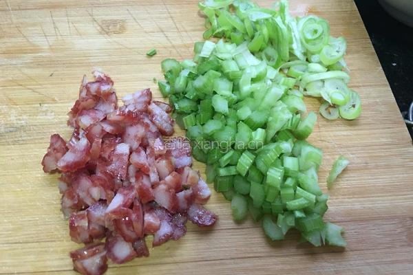 广式香肠蛋炒饭的做法图解2