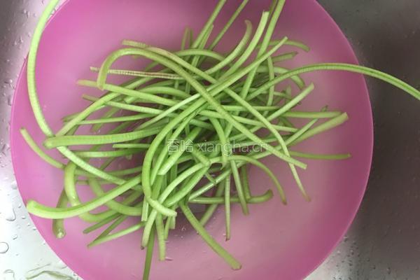 清炒红薯茎叶的做法图解4