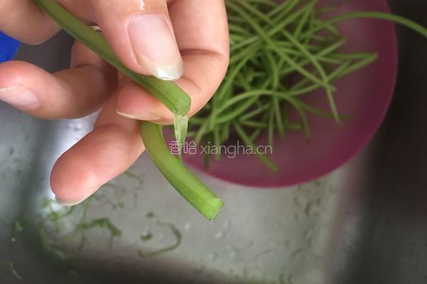 清炒红薯茎叶的做法图解5