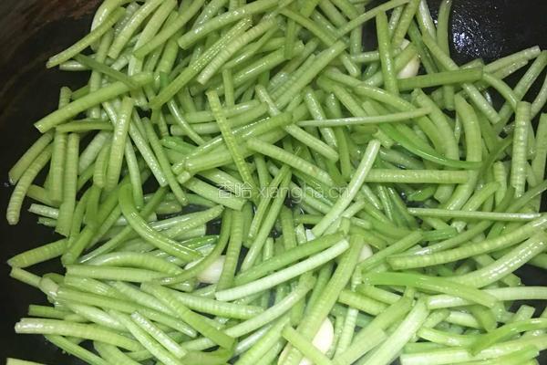 清炒红薯茎叶的做法图解9