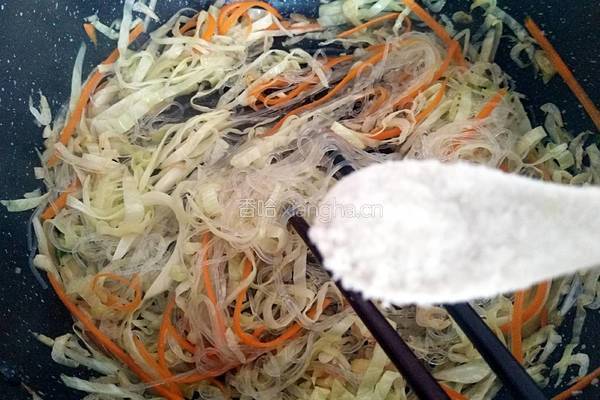 虾皮包菜炒粉丝的做法图解8