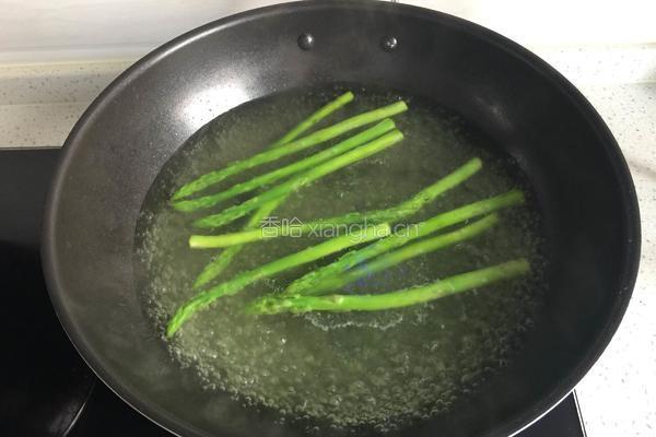 葱油芦笋的做法图解4