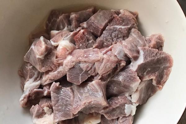 土豆烧牛肉的做法图解2