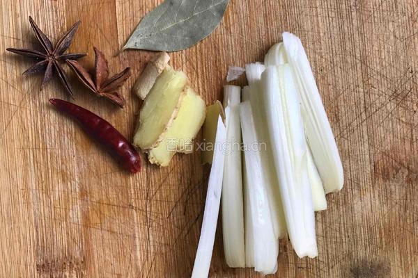 土豆烧牛肉的做法图解3