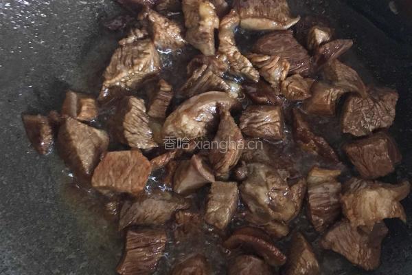 土豆烧牛肉的做法图解6