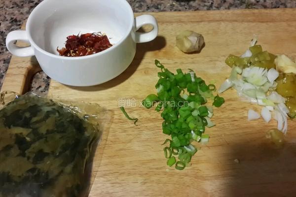 酸菜肚的做法图解1
