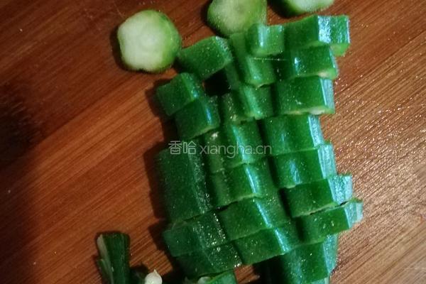 减肥鸡肉沙拉的做法图解2