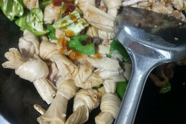 肉丝炒腐竹结的做法图解12