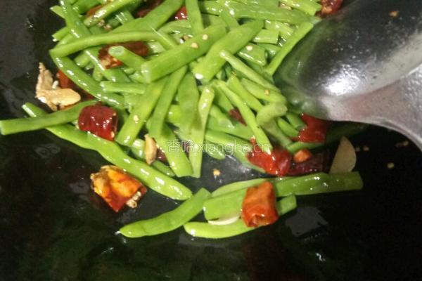 双椒四季豆的做法图解5