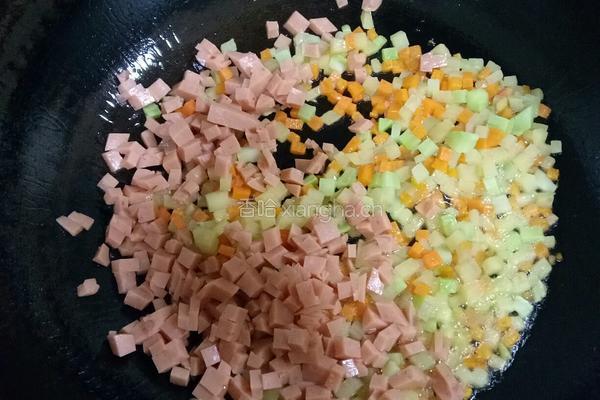咖喱炒饭的做法图解3