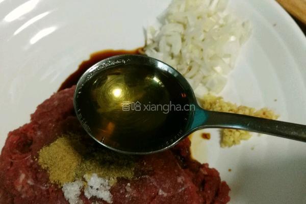 牛肉韭黄饺子馅的做法图解8