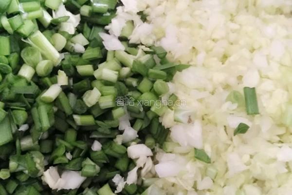 韭菜包菜猪肉饺子的做法图解5