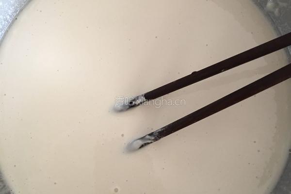 鸡蛋饼（早餐）的做法图解1