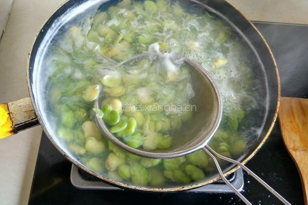 蚕豆酸菜汤的做法图解4