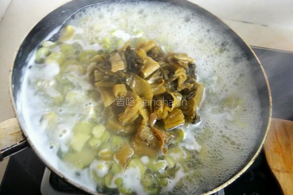 蚕豆酸菜汤的做法图解5