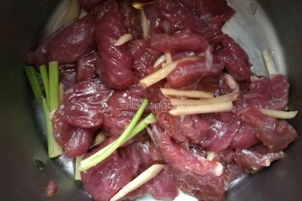 子姜丝炒牛肉的做法图解2