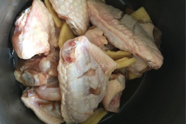 黄记煌焖鸡翅的做法图解1