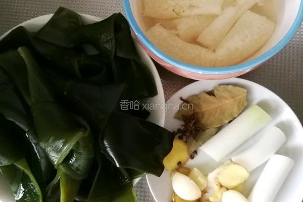 高压锅排骨竹荪海带汤的做法图解1