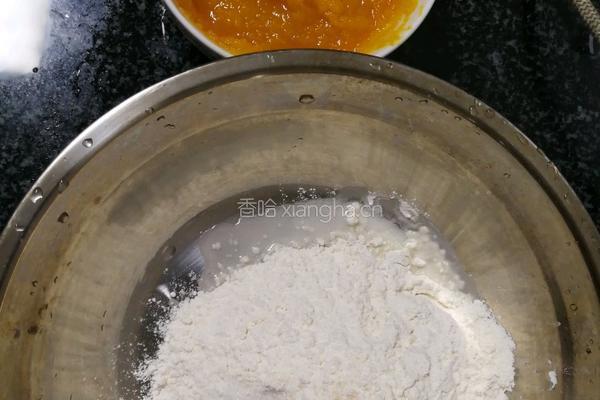 宝宝辅食无糖南瓜馒头的做法图解1