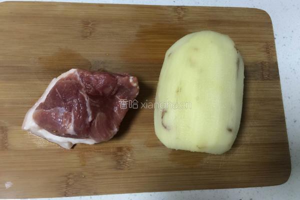 红烧肉炖藕的做法图解1