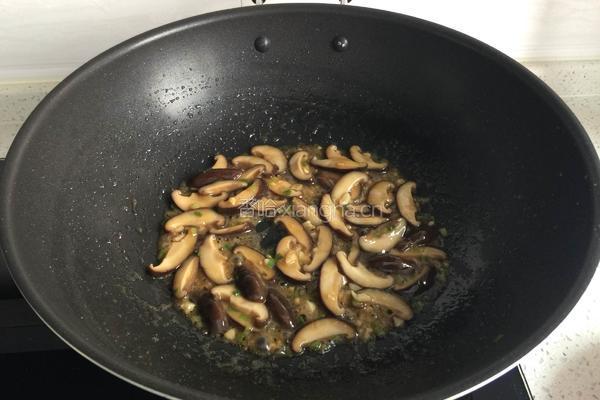 香菇油菜的做法图解7