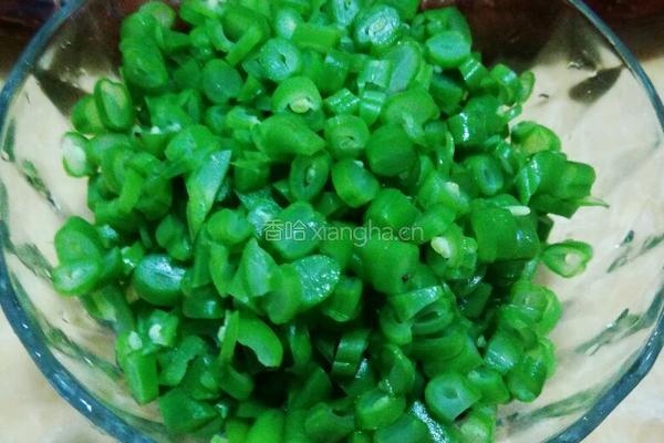 香菇豆角猪肉饺子的做法图解4