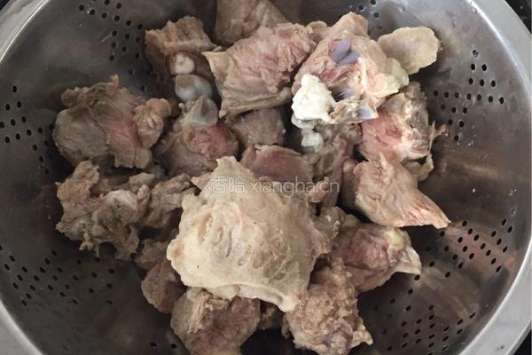 土豆炖羊肉的做法图解1