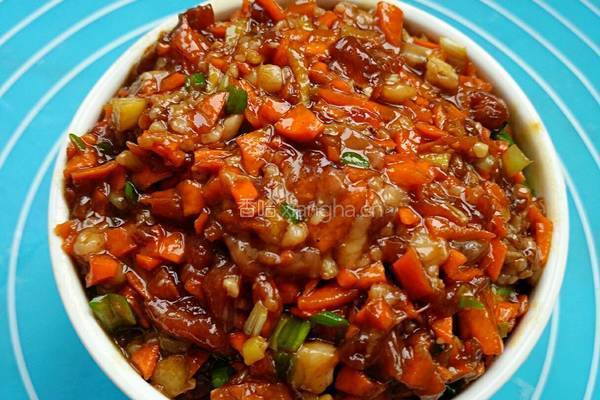 胡萝卜羊肉饺子馅的做法图解1