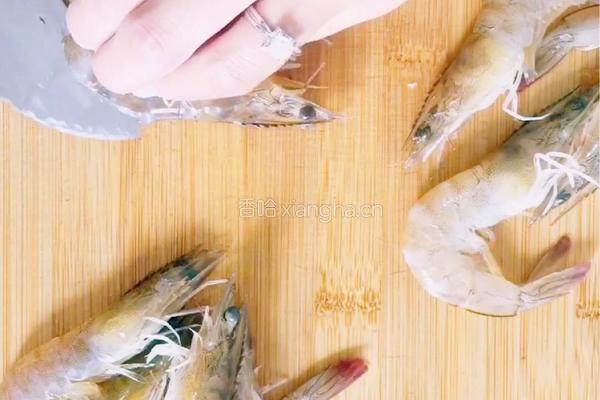 【中餐厅】黄晓明茄汁大虾的做法图解3