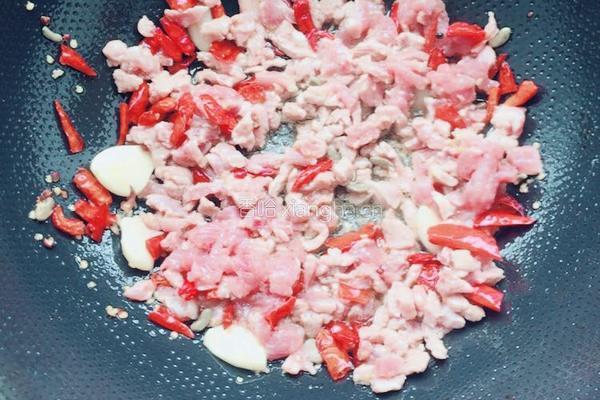 四季豆炒肉的做法图解5
