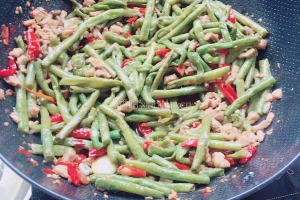 四季豆炒肉的做法图解6