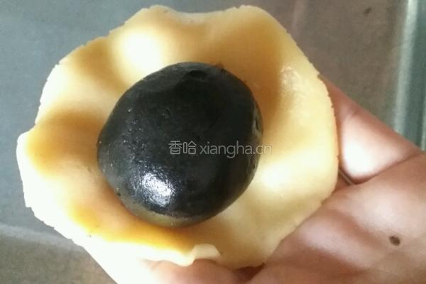广式芝麻月饼的做法图解7
