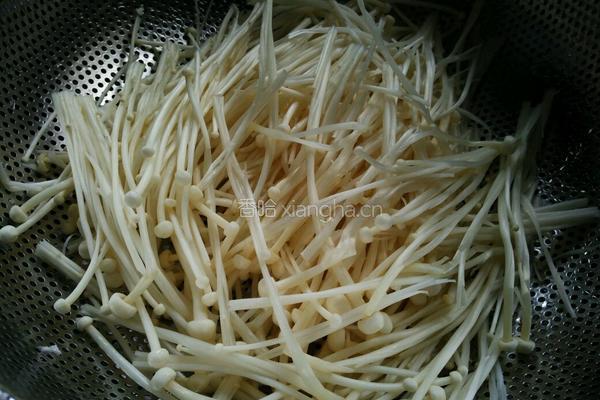 芝麻酱拌金针菇的做法图解4