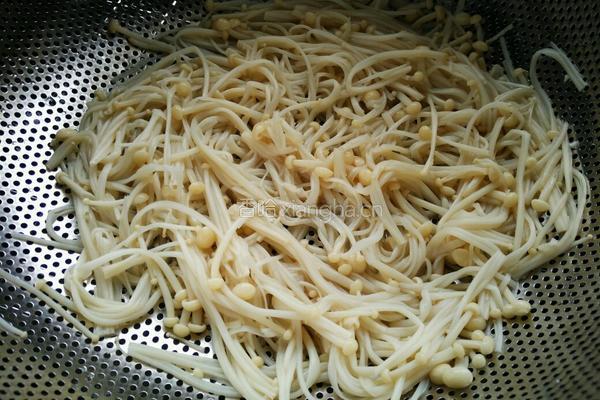 芝麻酱拌金针菇的做法图解6