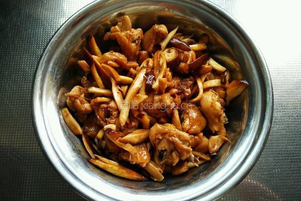 香菇糯米鸡翅南瓜盅的做法图解14