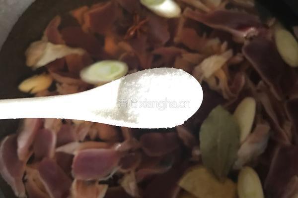 拌鸡胗木耳的做法图解4