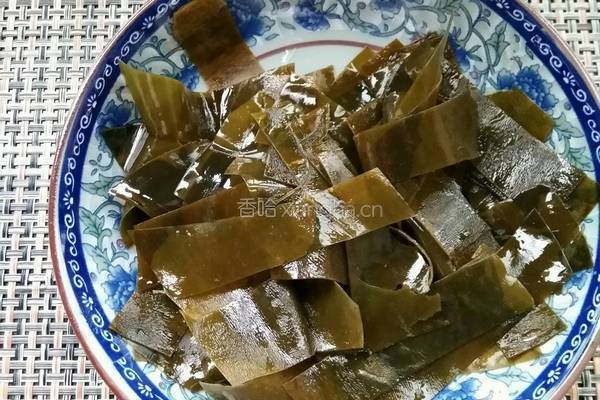 海带玉米大骨汤的做法图解3