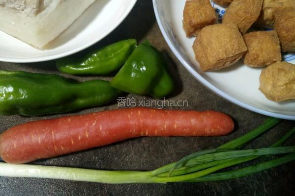 油豆腐回锅肉的做法图解1