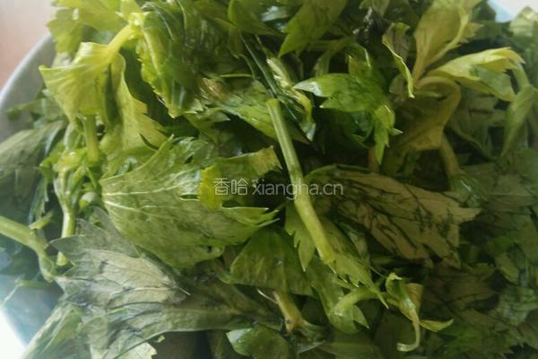 芹菜叶蛋汤的做法图解1