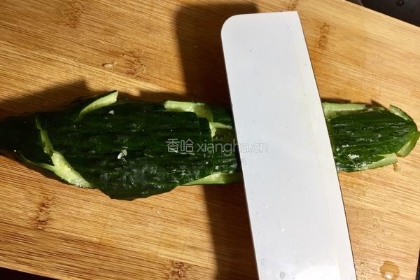 刀拍黄瓜的做法图解2