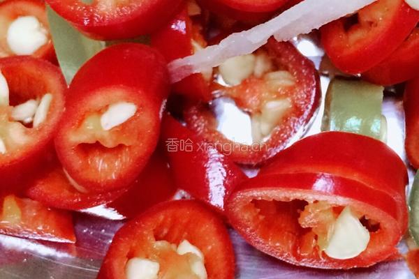 韭黄炒藕丝的做法图解3
