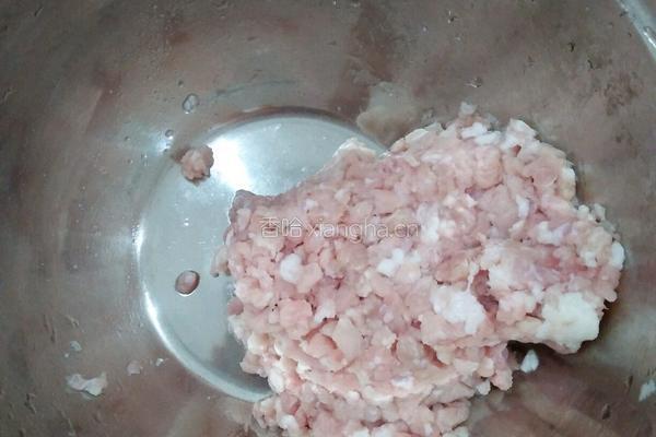 韭菜鸡蛋肉馅馄饨的做法图解1
