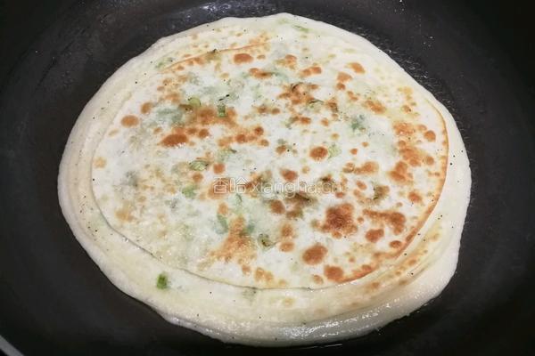 饺子皮葱油饼的做法图解8