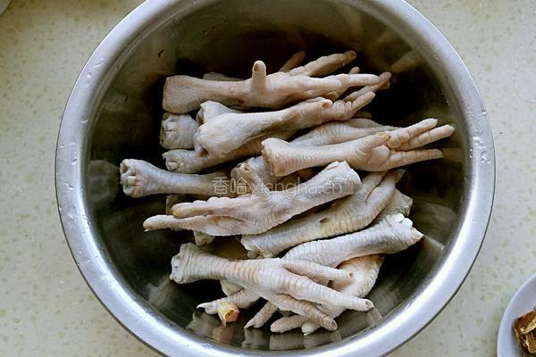 卤鸡爪的做法图解1